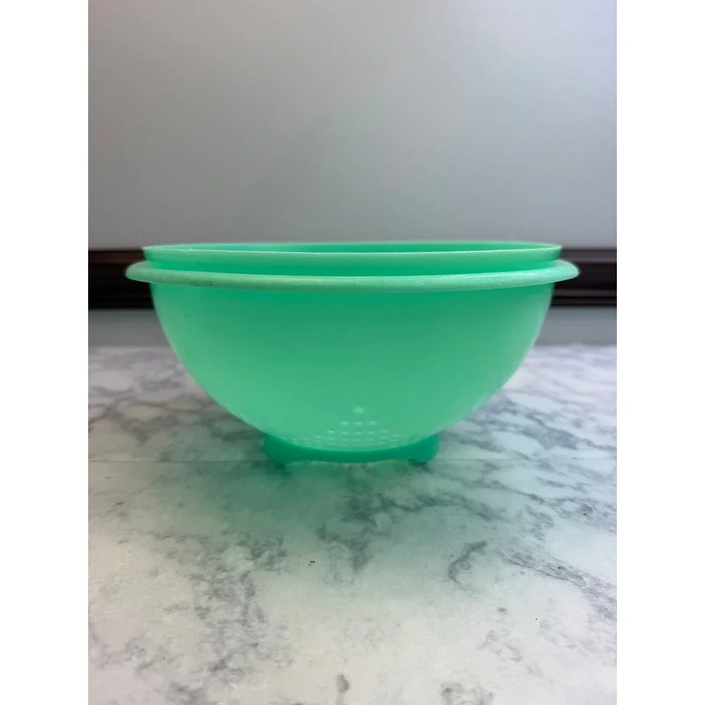 Tupperware vintage colander